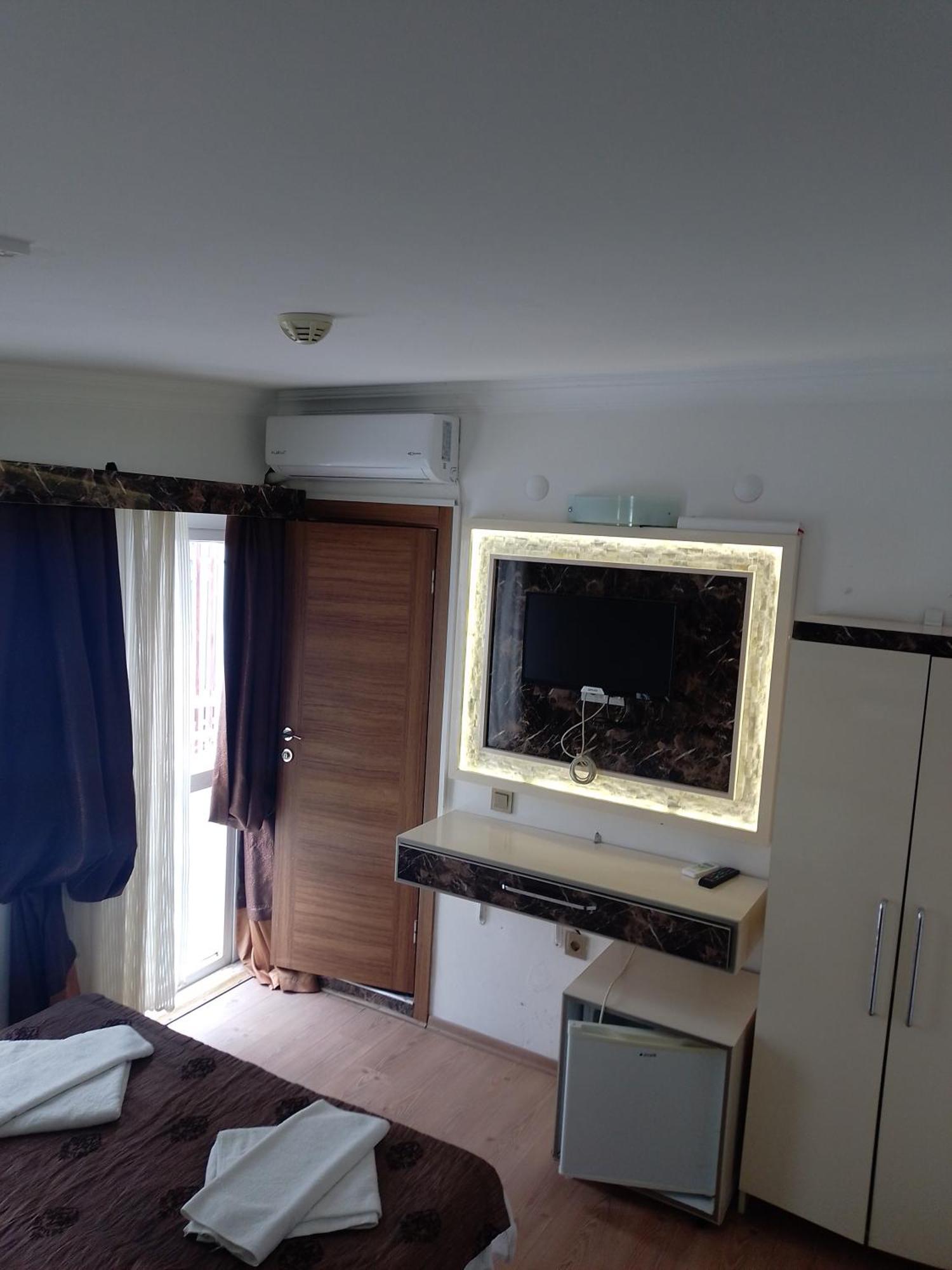 Behram Hotel Анталия Екстериор снимка