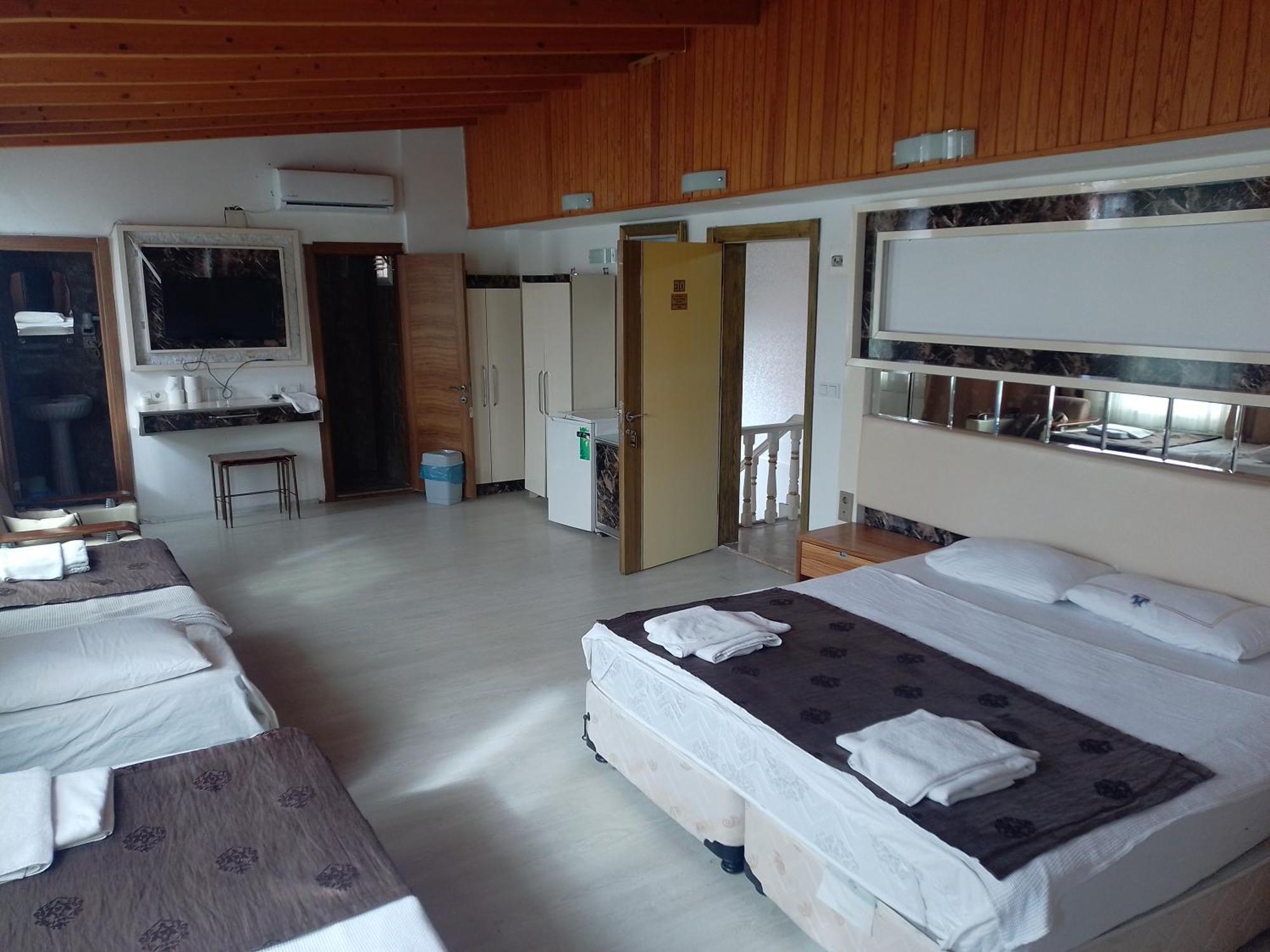 Behram Hotel Анталия Екстериор снимка